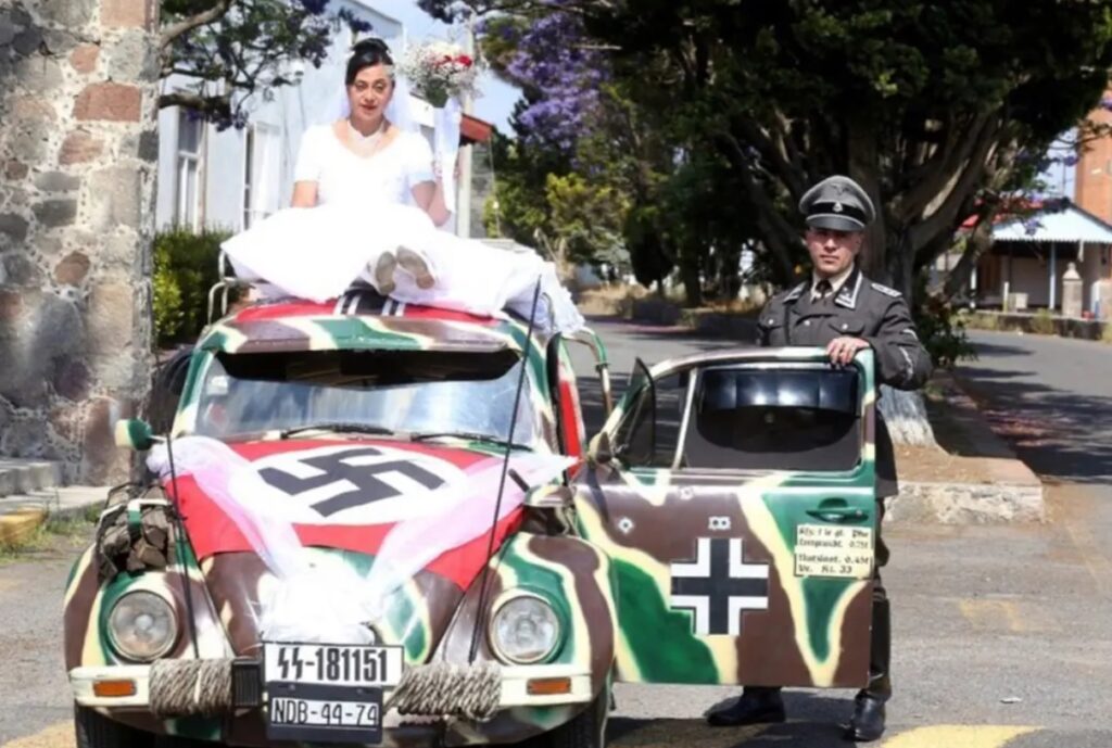 Read more about the article Nevjerojatno – Vjenčali se u nacističkim uniformama i to na dan Hitlerova vjenčanja