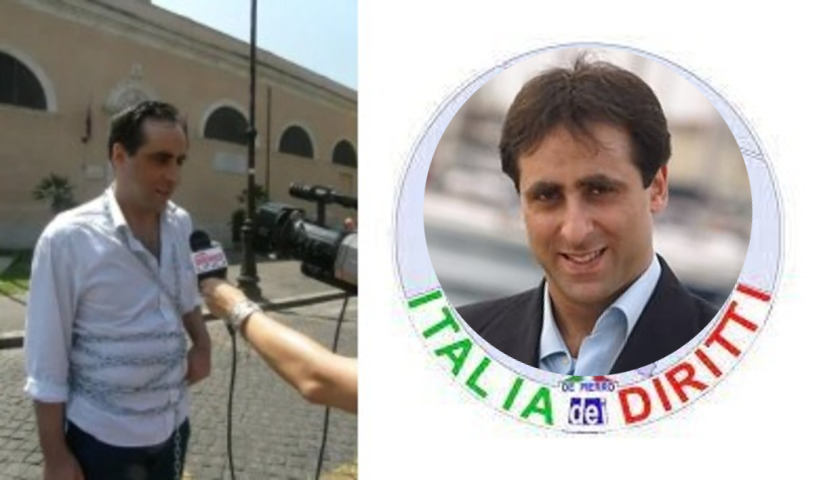 Read more about the article Skandalozno! Talijanski novinar i političar okovao se na trgu kako bi natjerao vladu da donese zakon o obveznom cijepljenju za sve