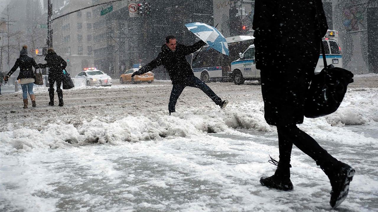 Read more about the article „Globalno zagrijavanje“ stiglo u New York: Biden zbog snježne mećave proglasio izvanredno stanje