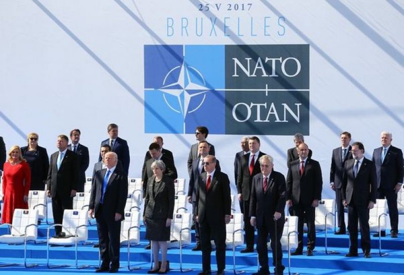 Read more about the article Raspada li se to NATO?
