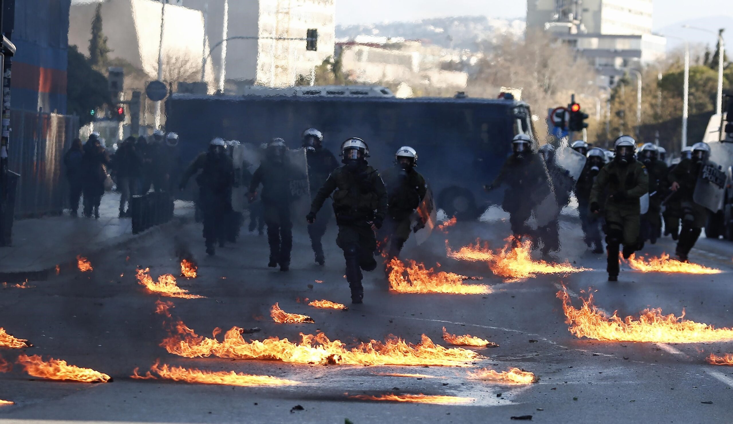 Read more about the article Žestoki sukob policije i prosvjednika u Grčkoj: kamenje i suzavci letjeli na sve strane