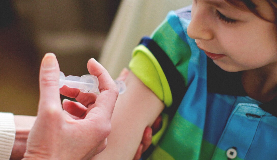 Read more about the article Smrt dječaka, 14, tri tjedna nakon primanja Pfizerova covid cjepiva ‘značajno zabrinjava javnost