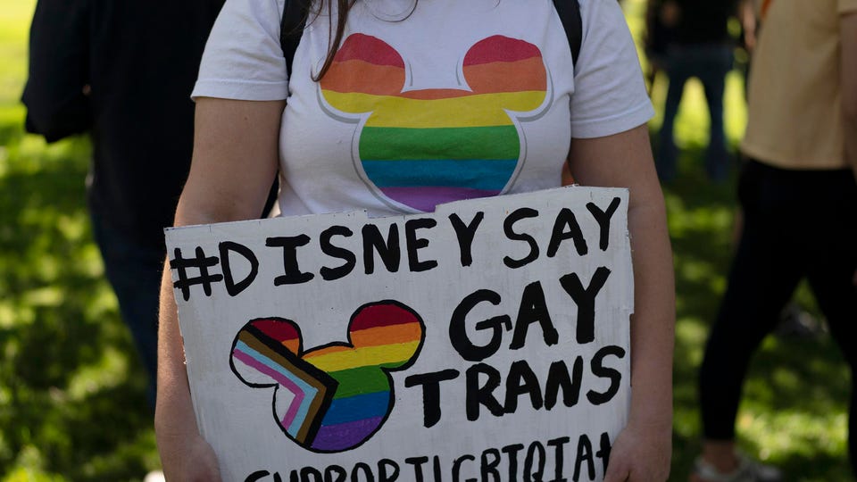 Read more about the article Disney je izgubio 123 milijarde dolara vrijednosti u 2022. zbog LGBTQ ideologije