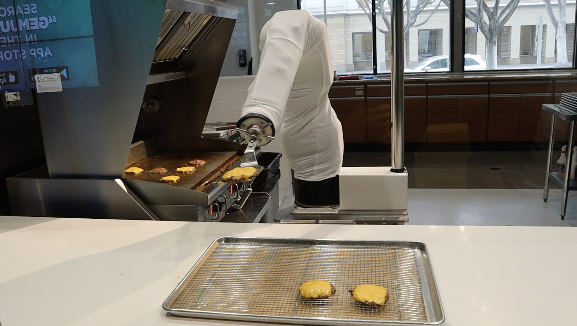 Read more about the article Chicago – Roboti zamjenjuju djelatnike fast food restorana