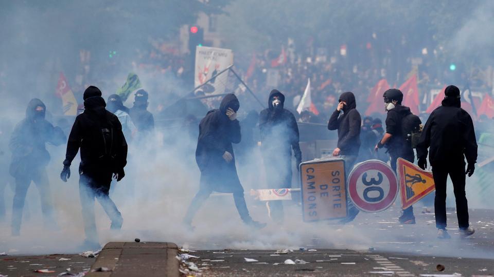 Read more about the article Pariz u plamenu: Žestok sukob policije i demonstranata<br><br>